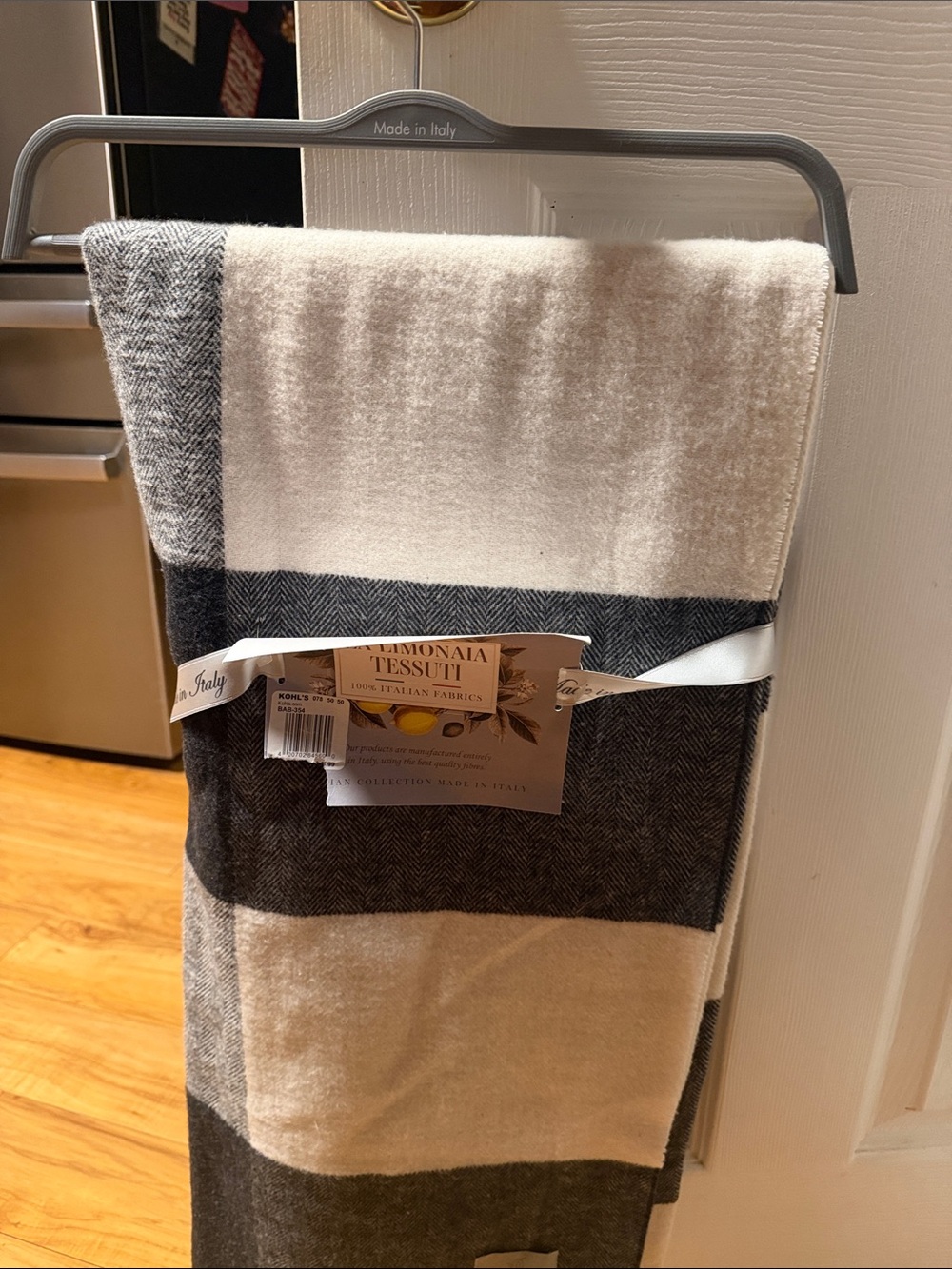 Cozy Gray and White Buffalo Check Throw Blanket - NWTMade in Italy Giftable soft